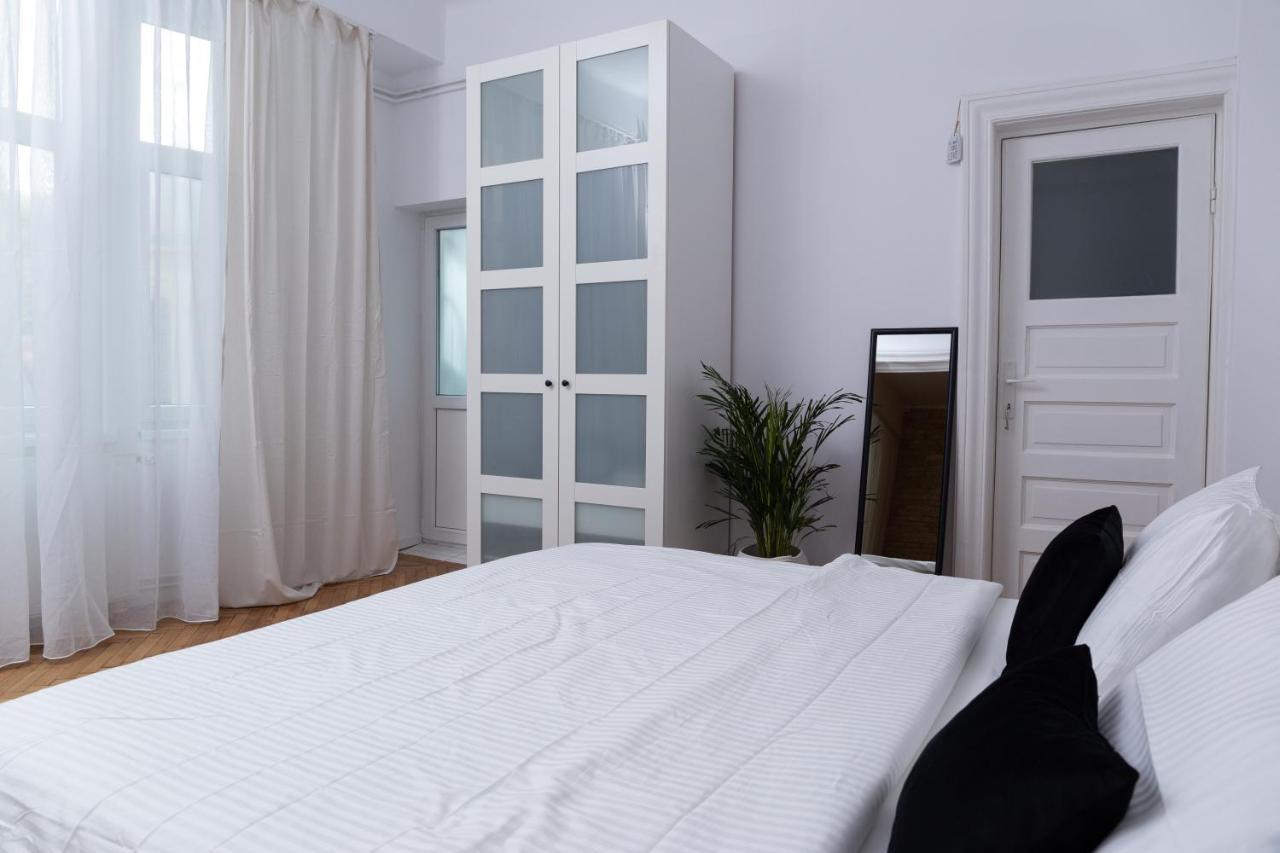 Color Aparments Coposu Blv Apartman Bukarest Kültér fotó