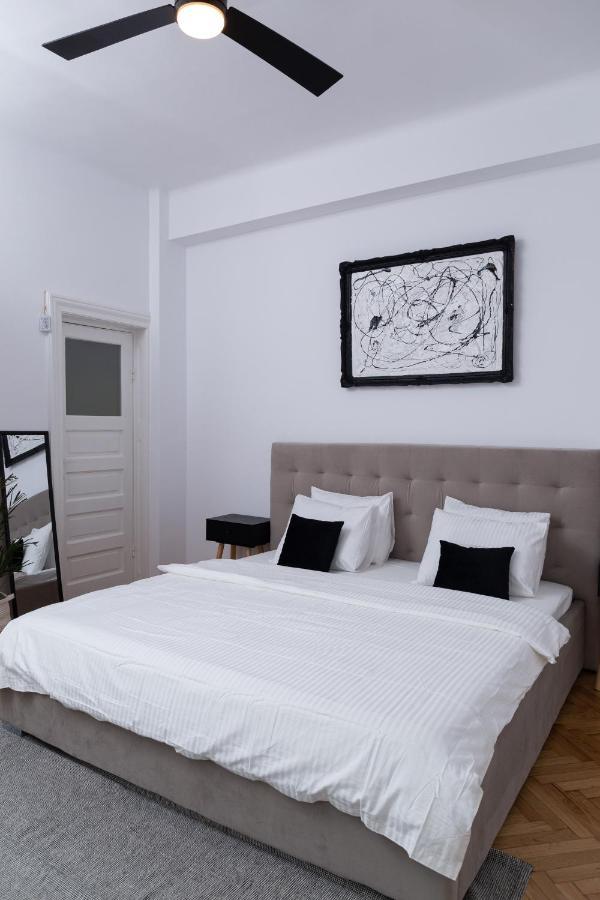 Color Aparments Coposu Blv Apartman Bukarest Kültér fotó