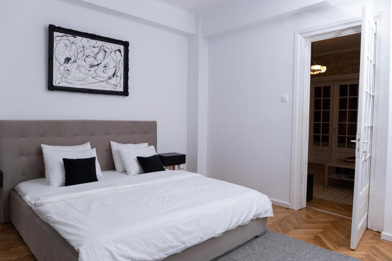 Color Aparments Coposu Blv Apartman Bukarest Kültér fotó